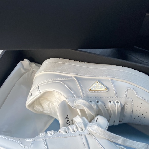 Prada PRAX 01 Low-Top Leather Sneakers - Picture 7 of 7